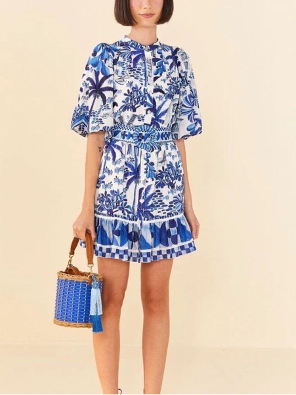 FARM Rio Blue and White Tropical Print Mini Dress puff sleeves. Beaded belt XL